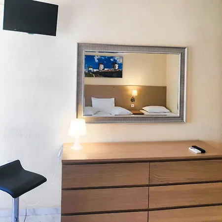 Jimmy's Lägenhetshotell Nea Poteidaia