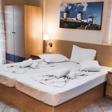 Jimmy's Aparthotel 4*